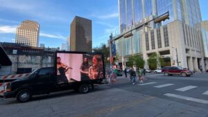 Design Effective Ads for Mobile Digital Billboards